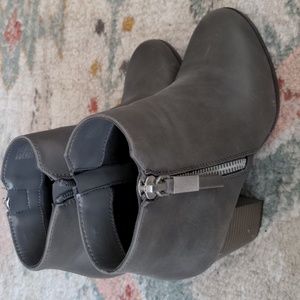 Apt 9 Comfort Sole Gray Booties